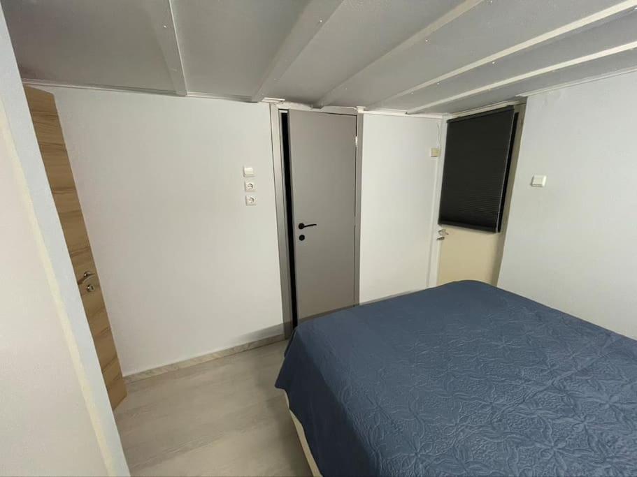 Comfy Apartment With Low Ceiling Attic Athens Ngoại thất bức ảnh