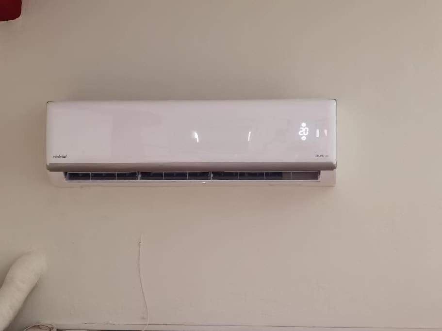 Comfy Apartment With Low Ceiling Attic Athens Ngoại thất bức ảnh