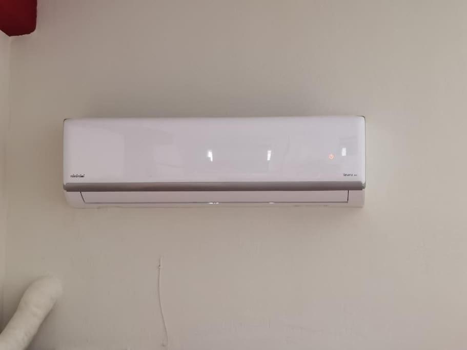 Comfy Apartment With Low Ceiling Attic Athens Ngoại thất bức ảnh