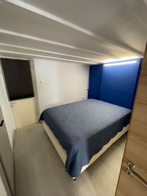 Comfy Apartment With Low Ceiling Attic Athens Ngoại thất bức ảnh